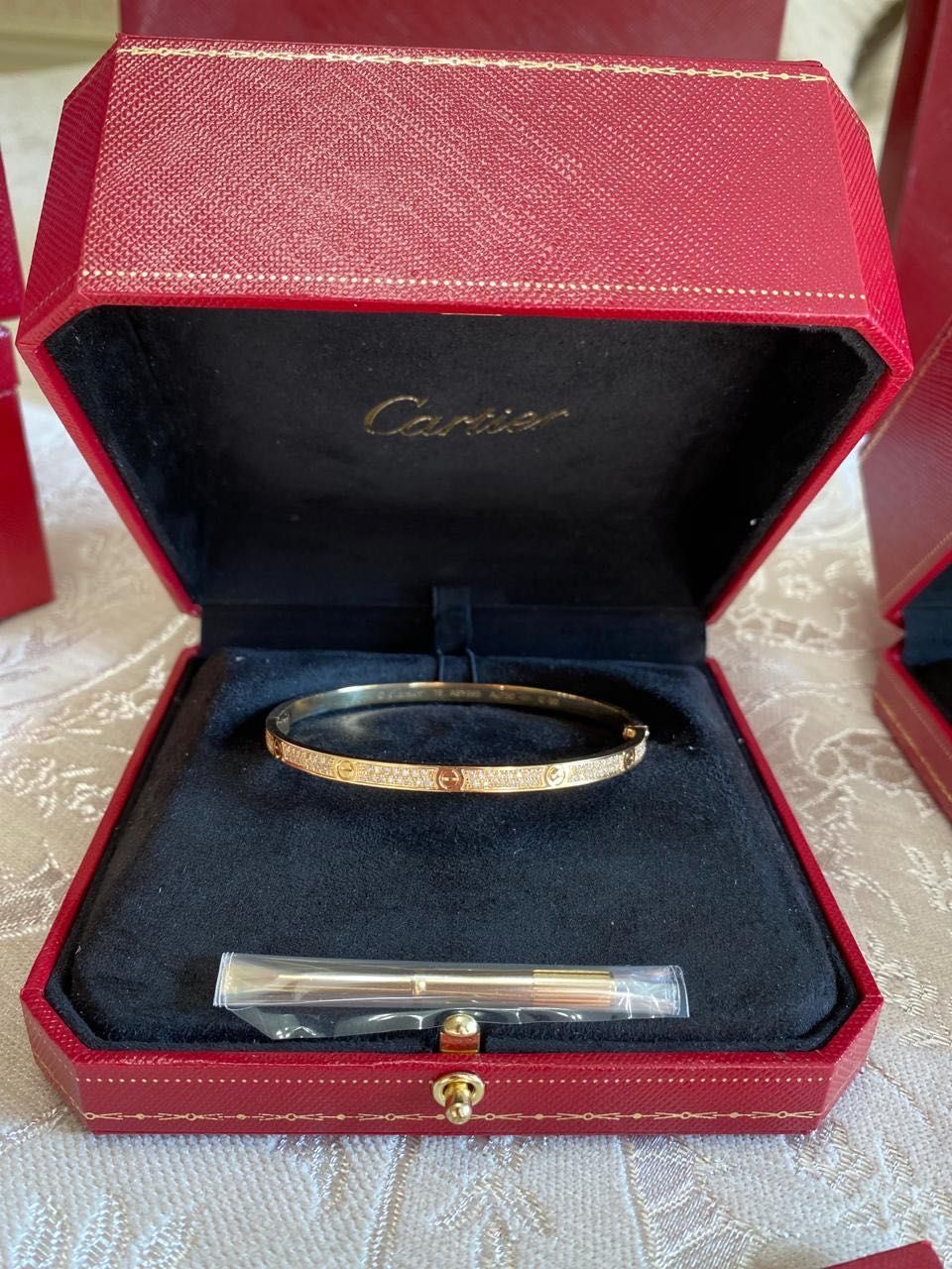 Cartier love проба 750 желтое золото