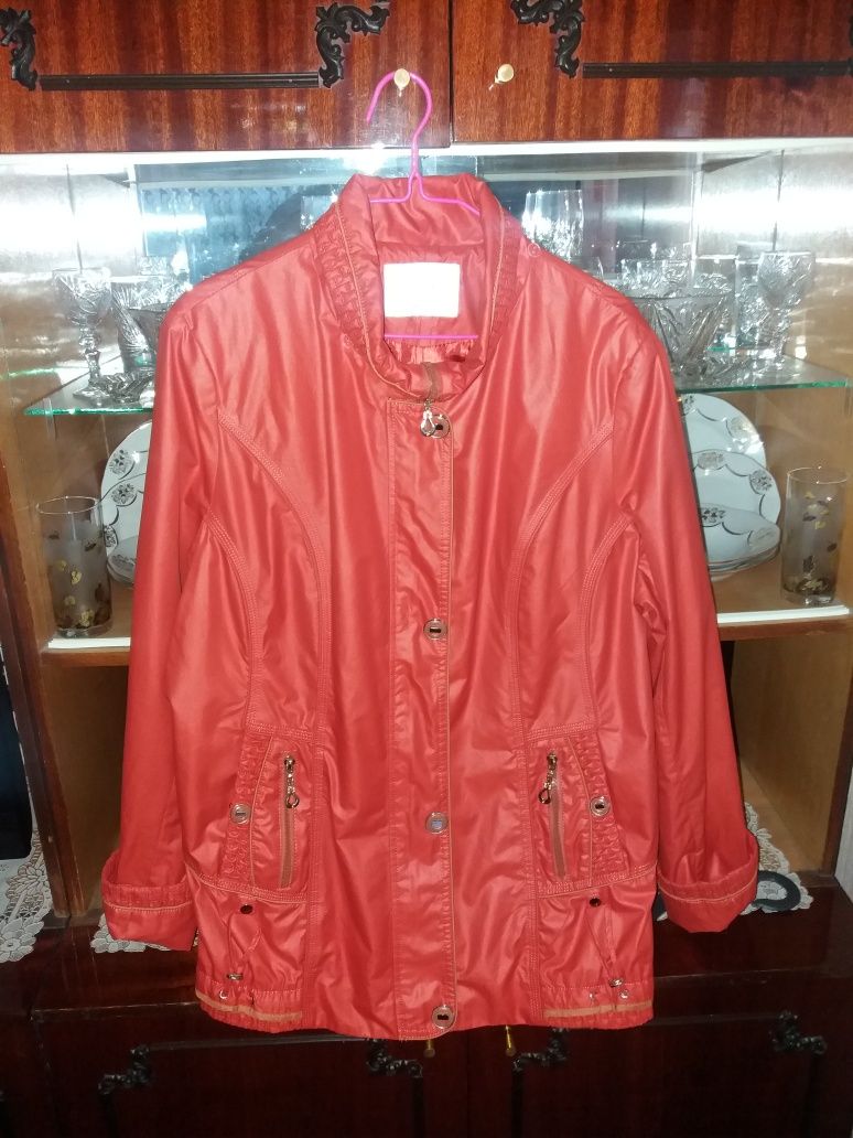 Куртки женские ,дубленка,перчатки,шарфы50-52р.