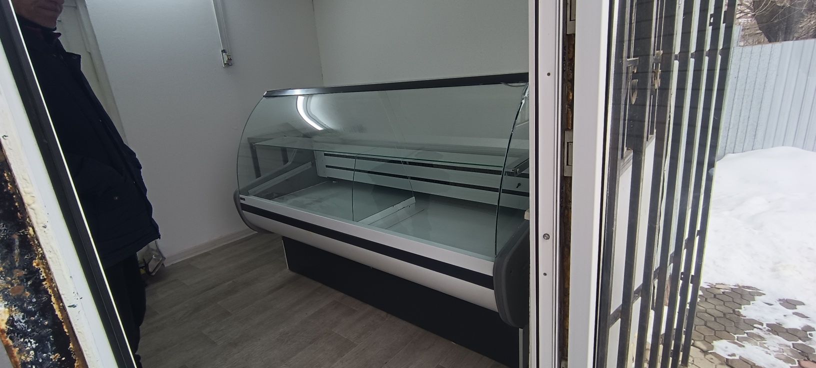 Продам холодильник ветрина под мясо