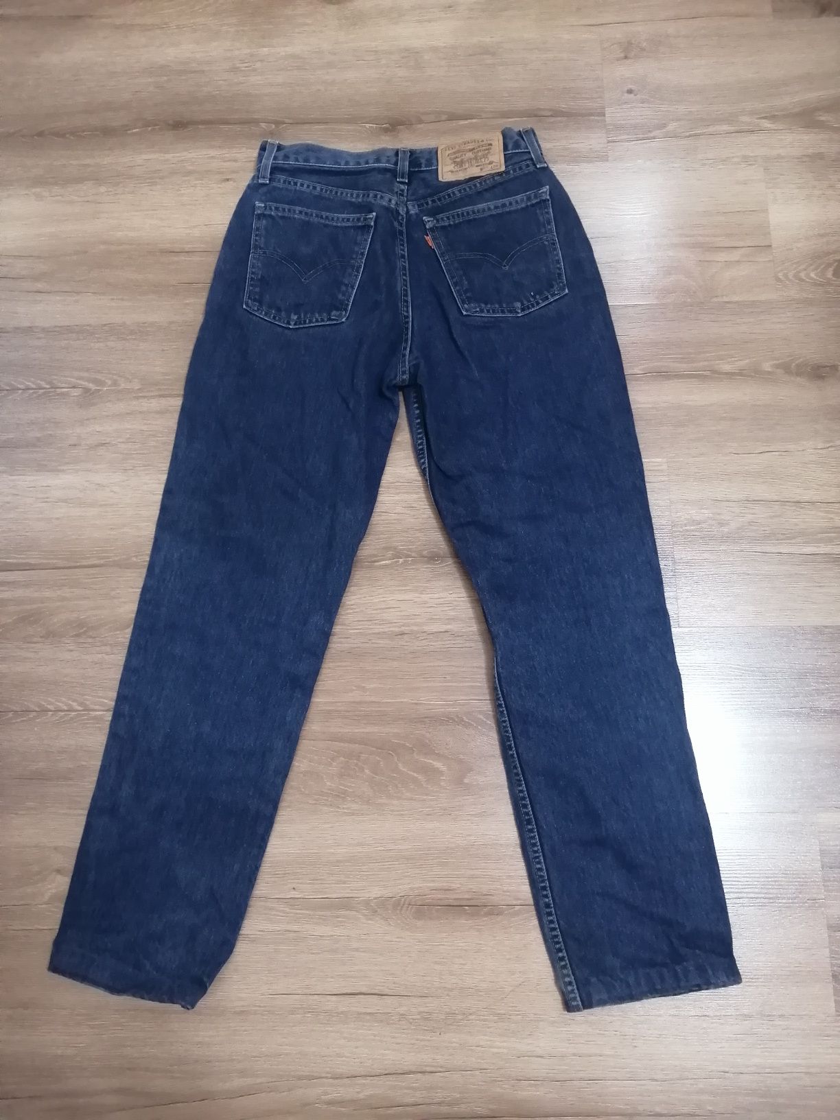 Фирменные джинсы Levi's
