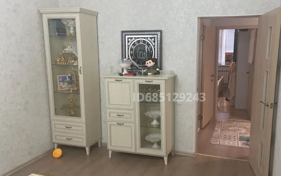 Шкаф гостиной в отличном состоянии