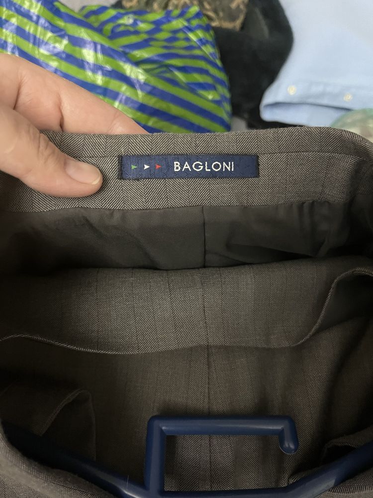 Продаю костюм тройка