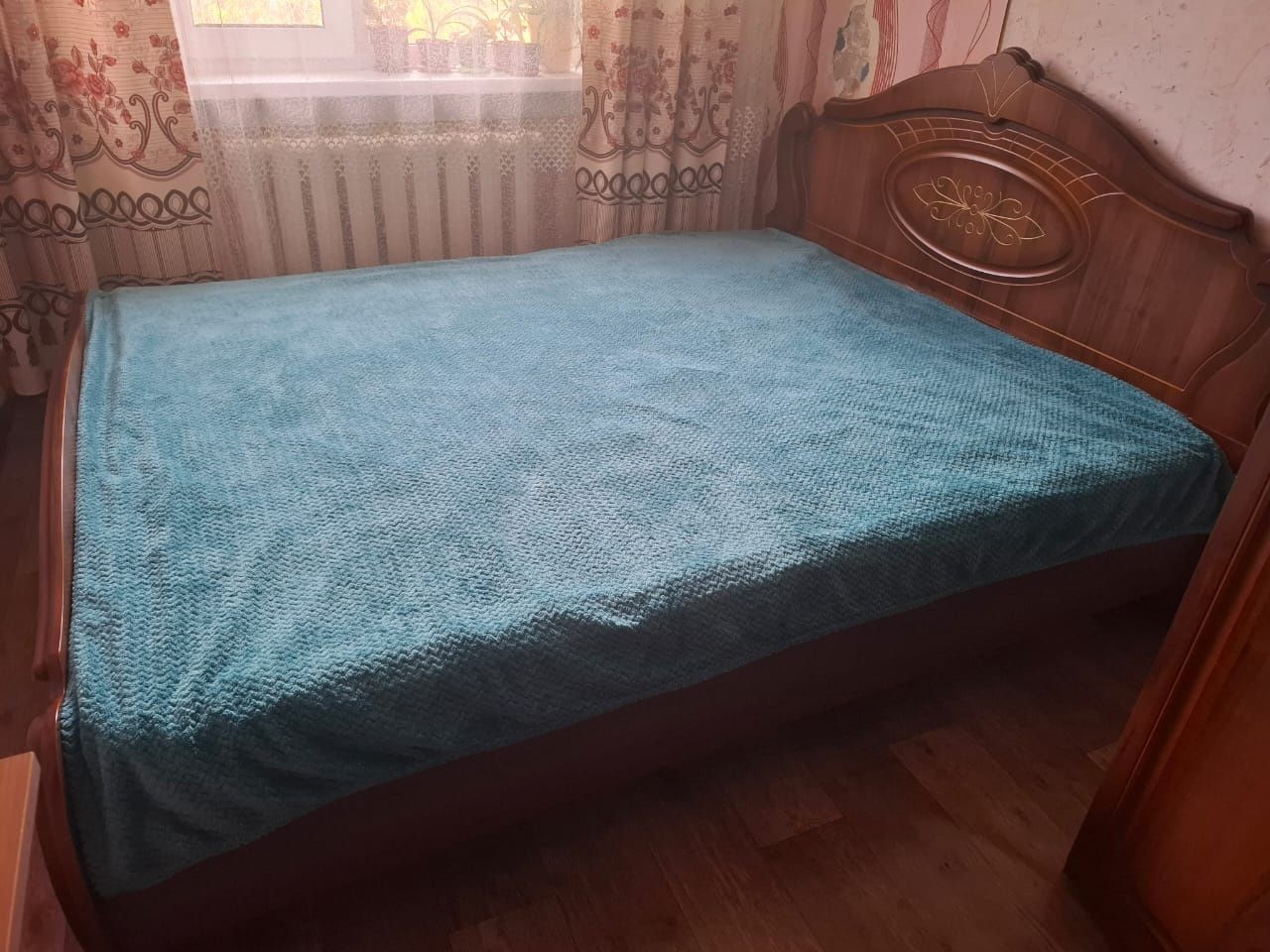 Продаю кровать с матрасом