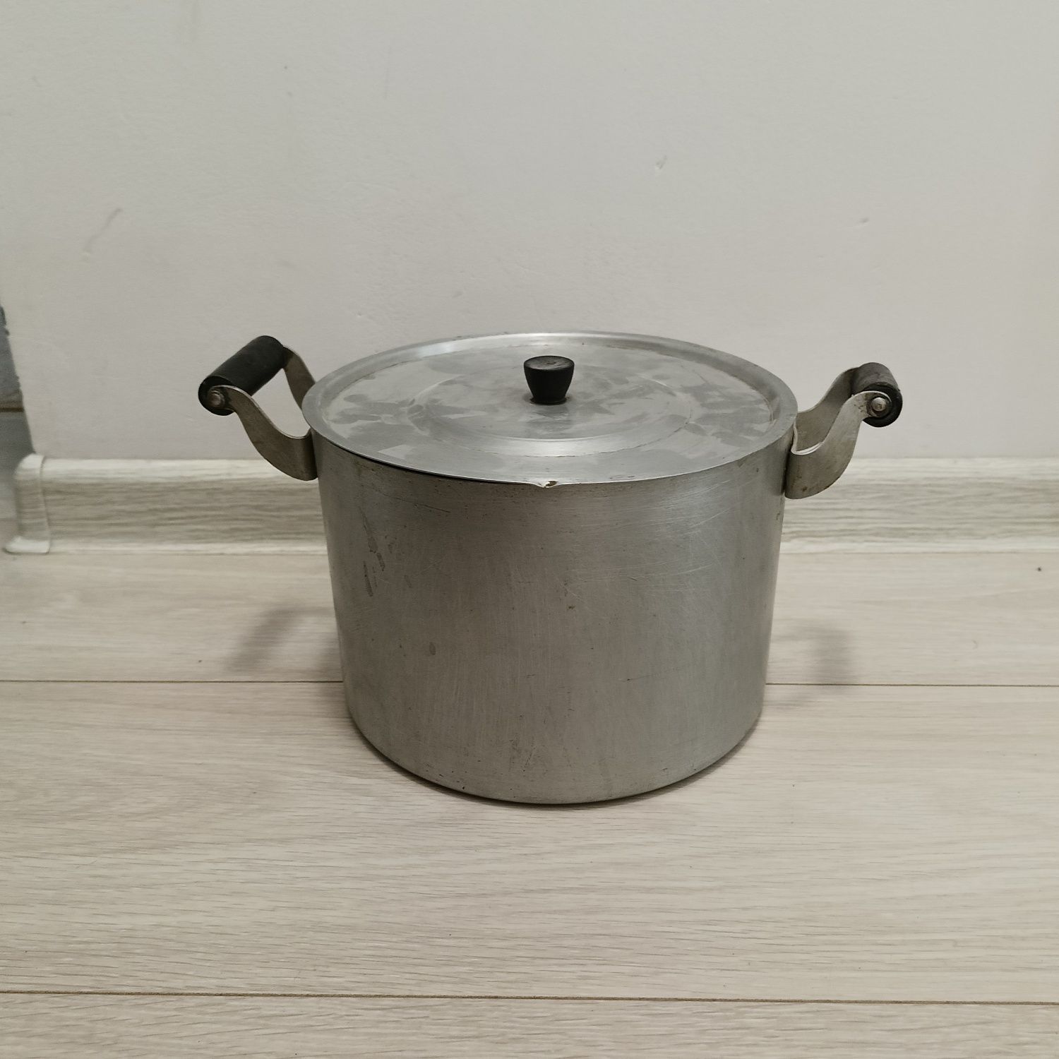 Кастрюля алюминиевая