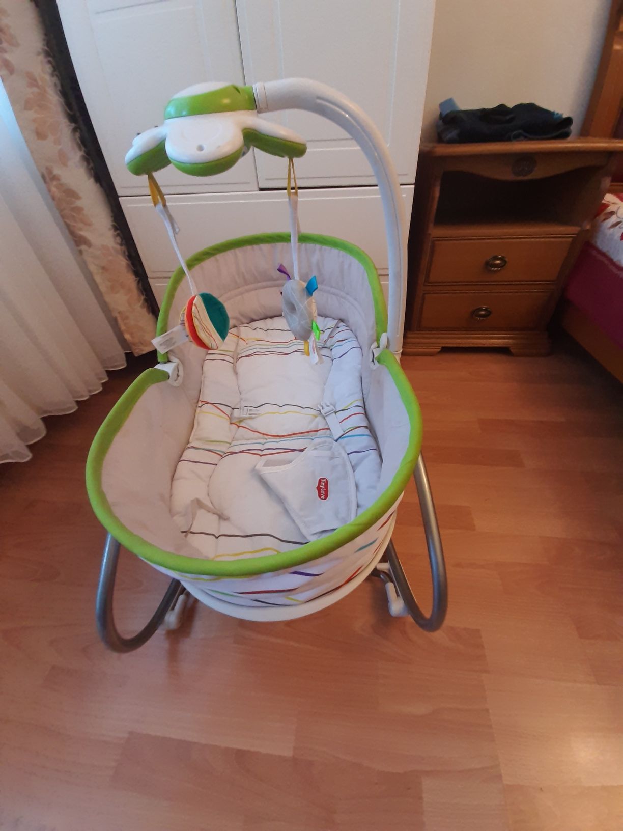 Продам срочно детскую люльку почти новая. Не пользовались