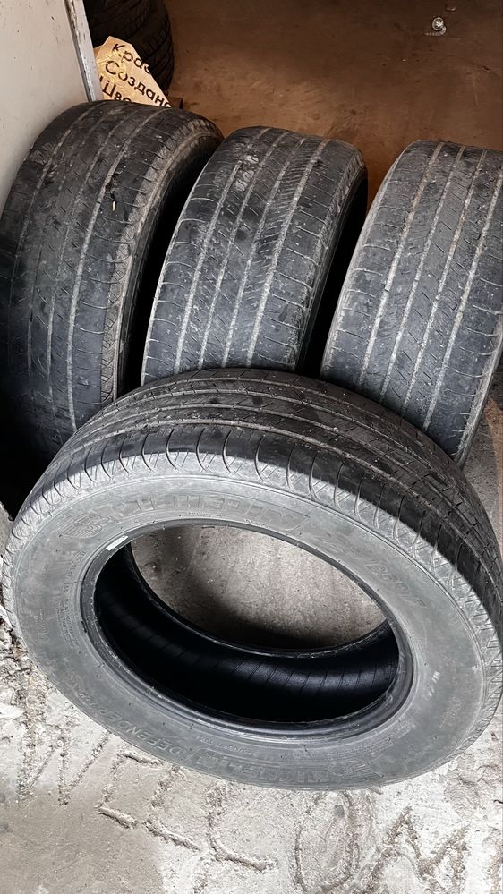Шина 225/65/17 покрышка 4 штуки в среднем состояний