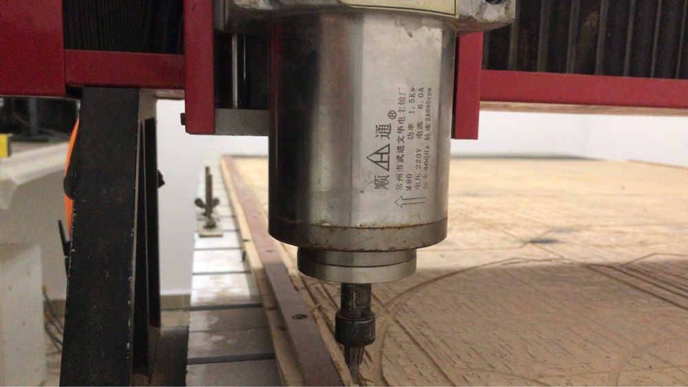Фрезерный станок с ЧПУ CNC