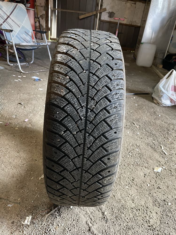 Продам шины без титанок R16