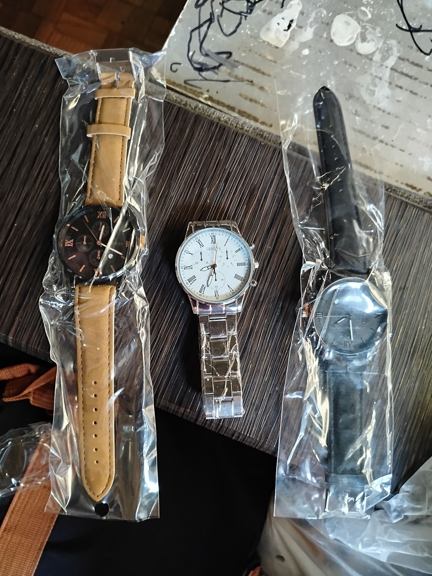 Продам часы по 1800!!