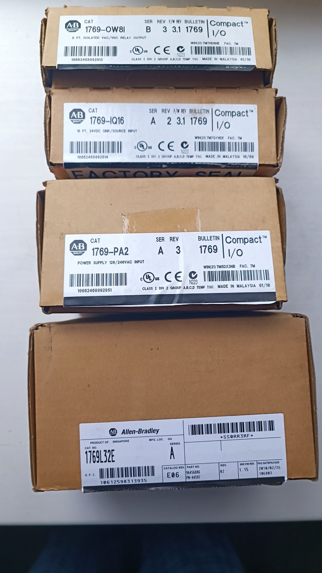Блок (источник) питания Allen Bradley 1769-PA2