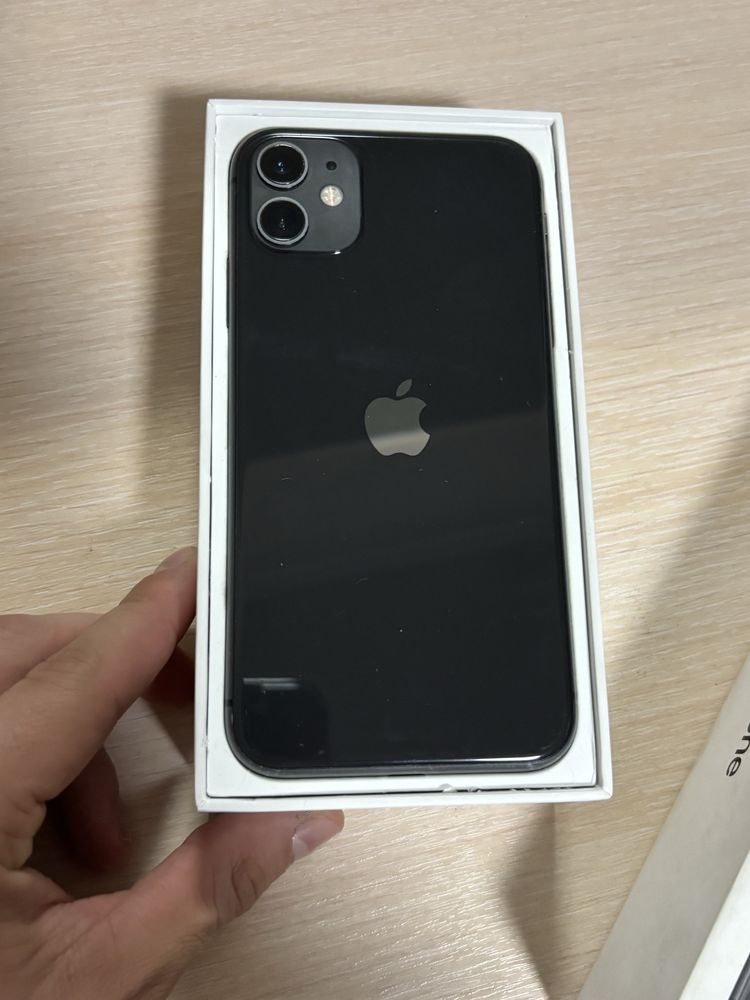 Iphone 11/64 с коробкой