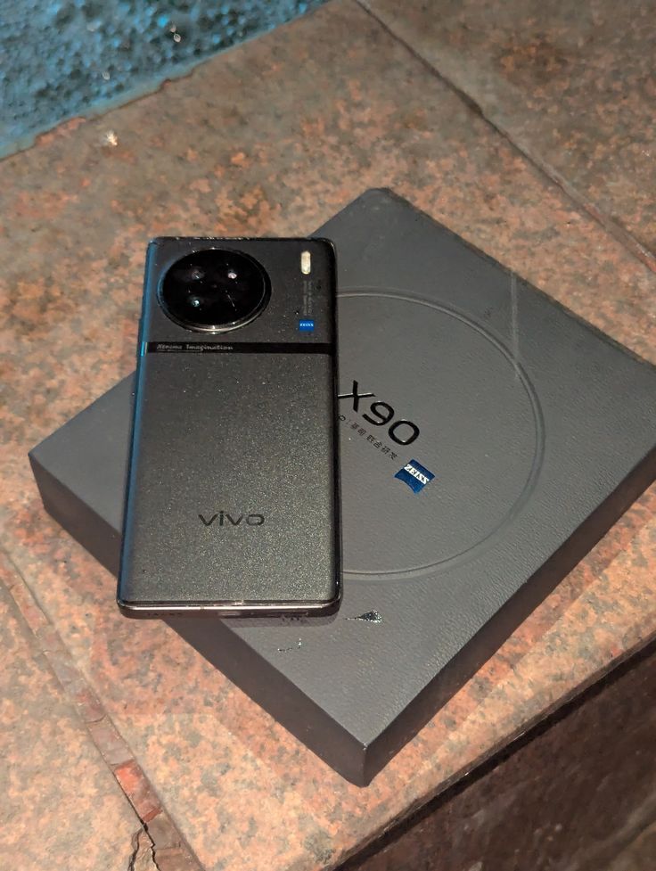 Vivo x90 12/256гб