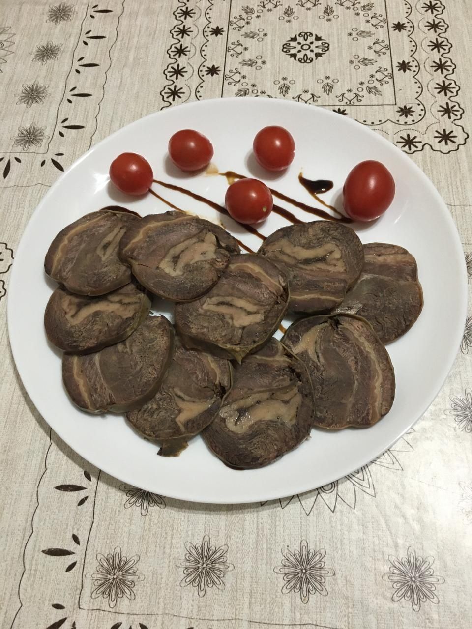 Продаётся с доставкой по Астане казы, шужык и мясо конины.