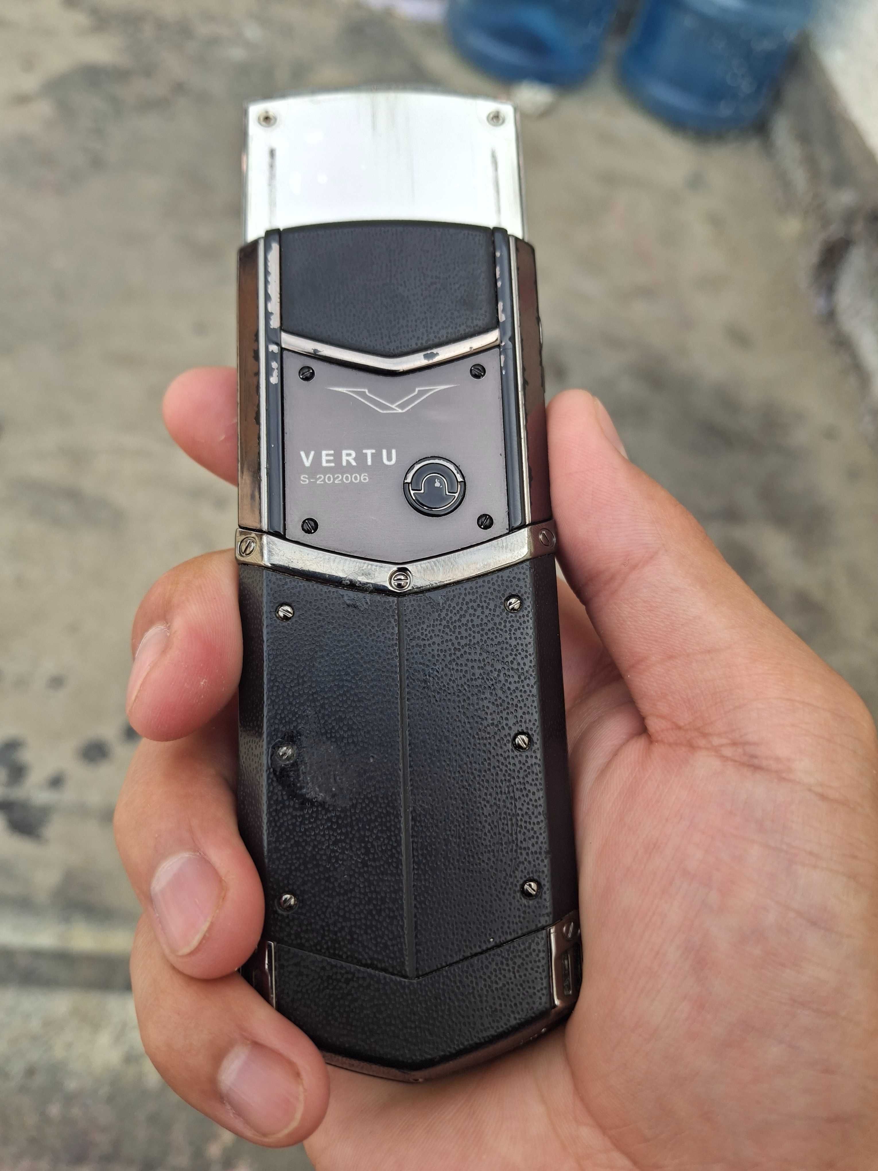 Vertu Siganture S