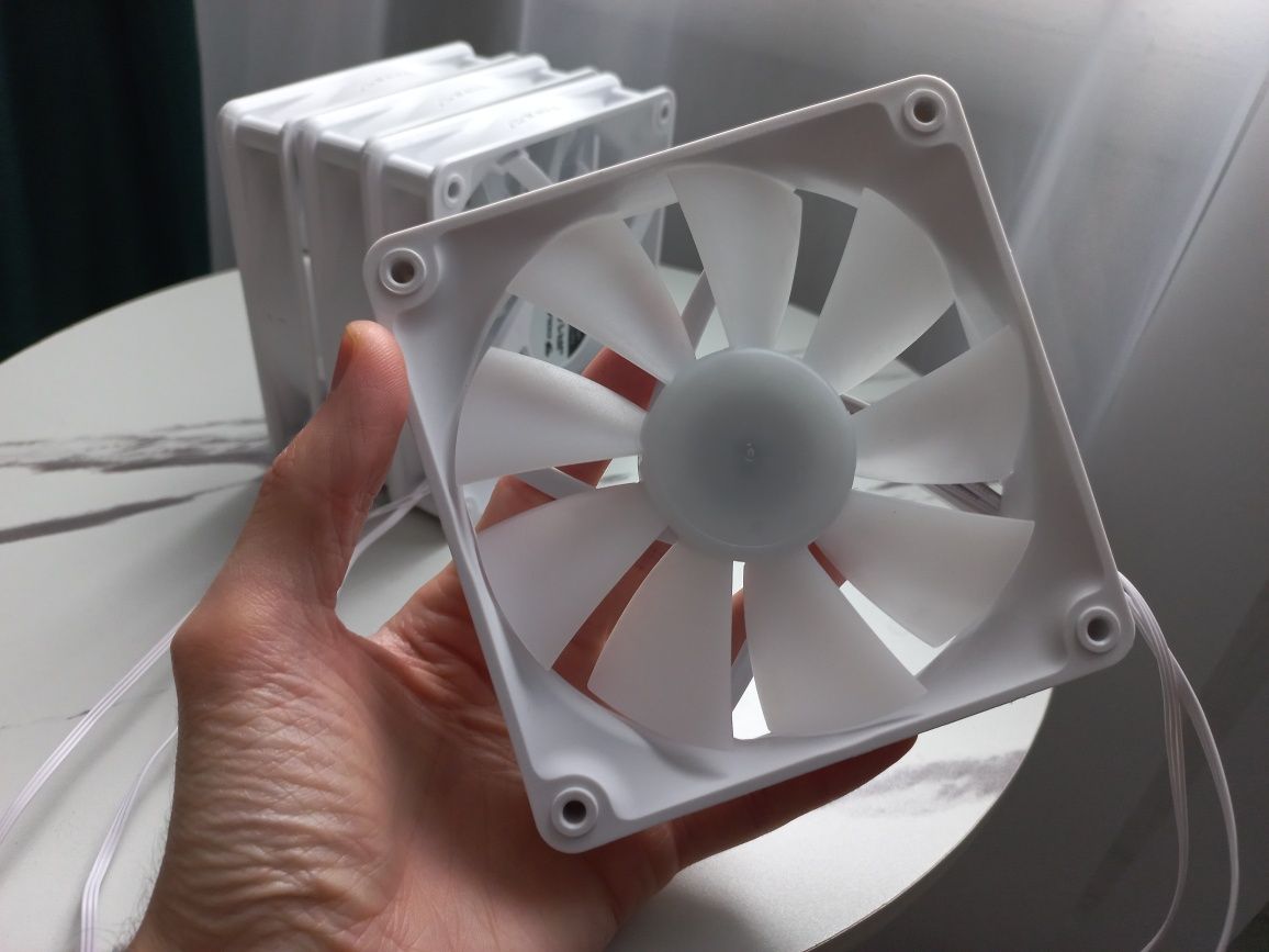 Комплект ARGB кулеров от бренда COUGAR, JR120-W White, 4 штуки!