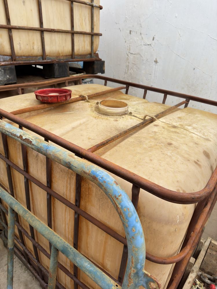 Бочки, тонник 1000 л