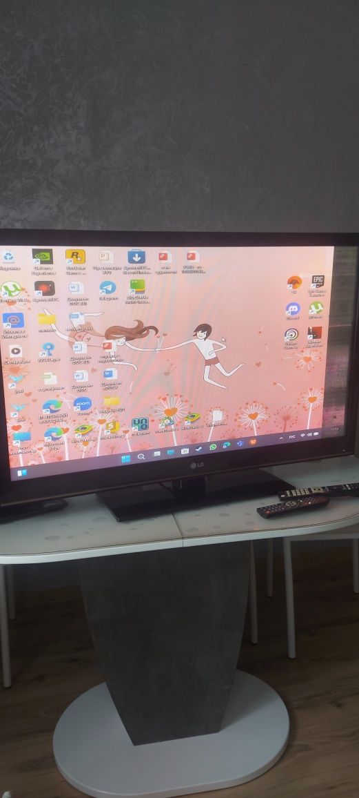 Телевизор LG 42"