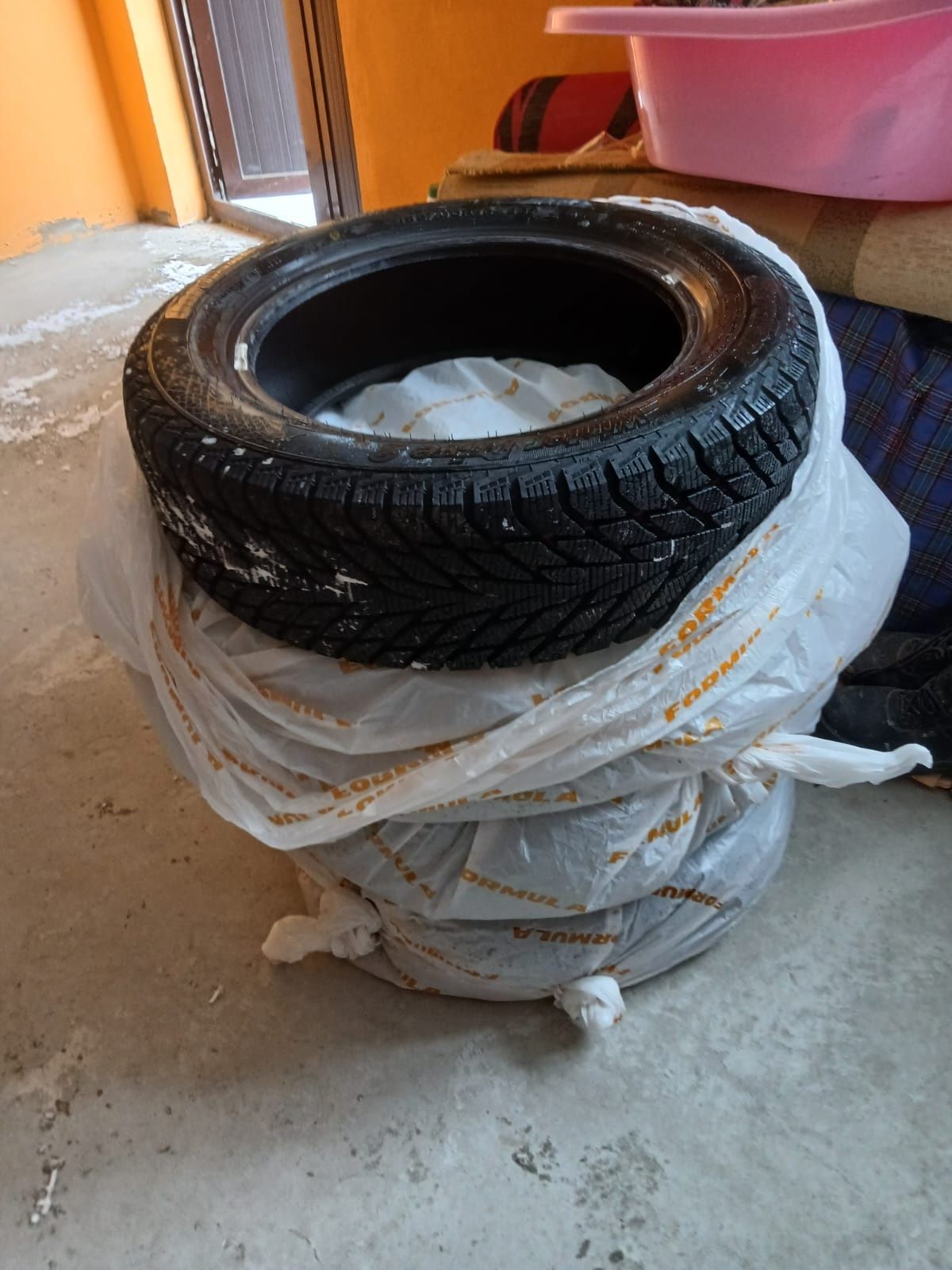 Продам шины липучка СORDIANT