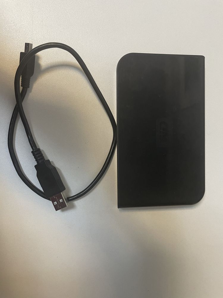 Внешний жесткий диск 2.5" Western Digital Passport 320 Гб USB 2.0