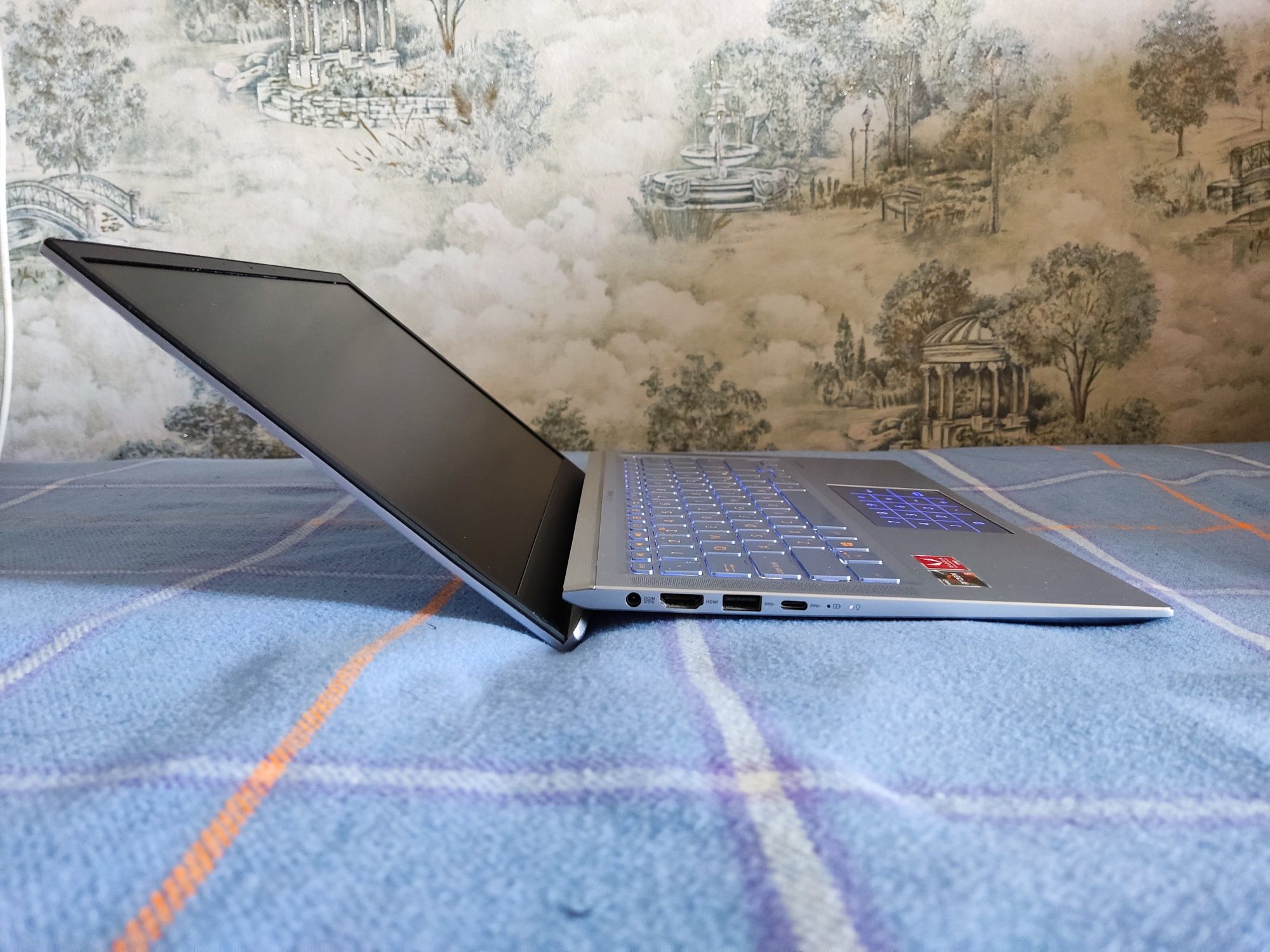 ASUS Zenbook UM431DA