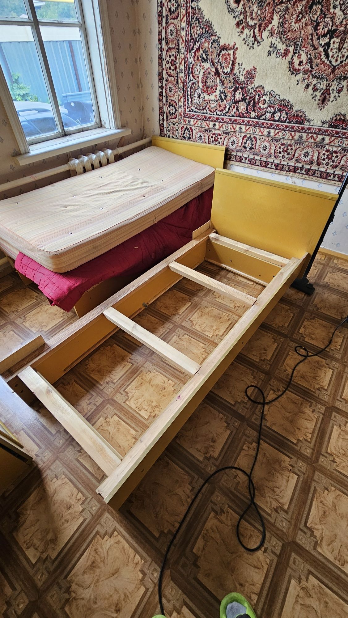 Продам кровати односпальные