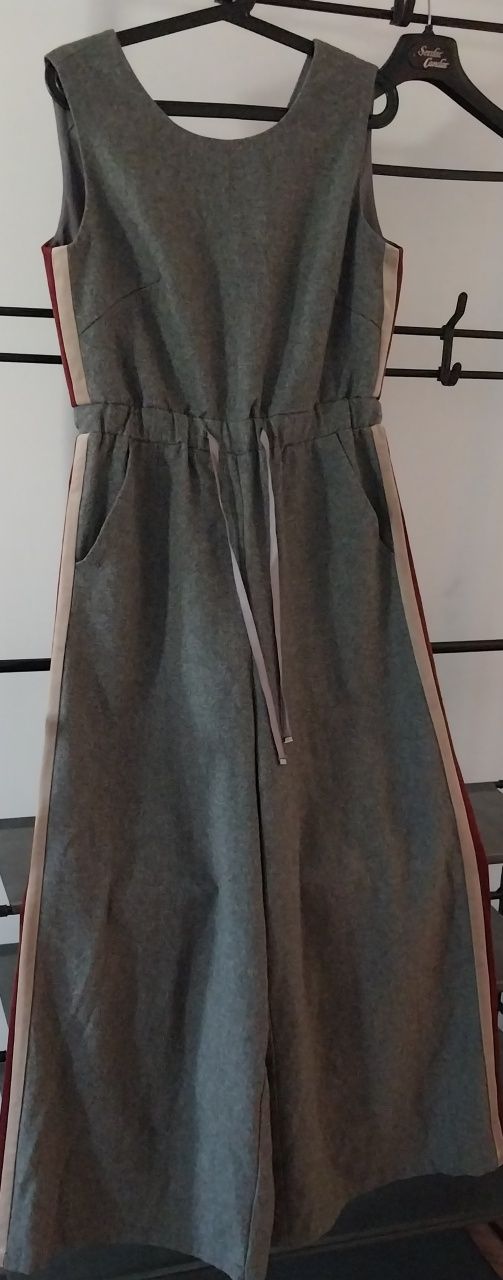 Продам комбинезон 42-44р.