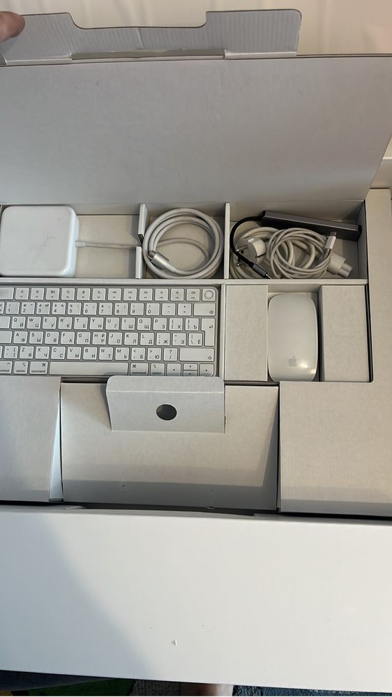 Продам компьютер iMac 24-inch б/у в отличном