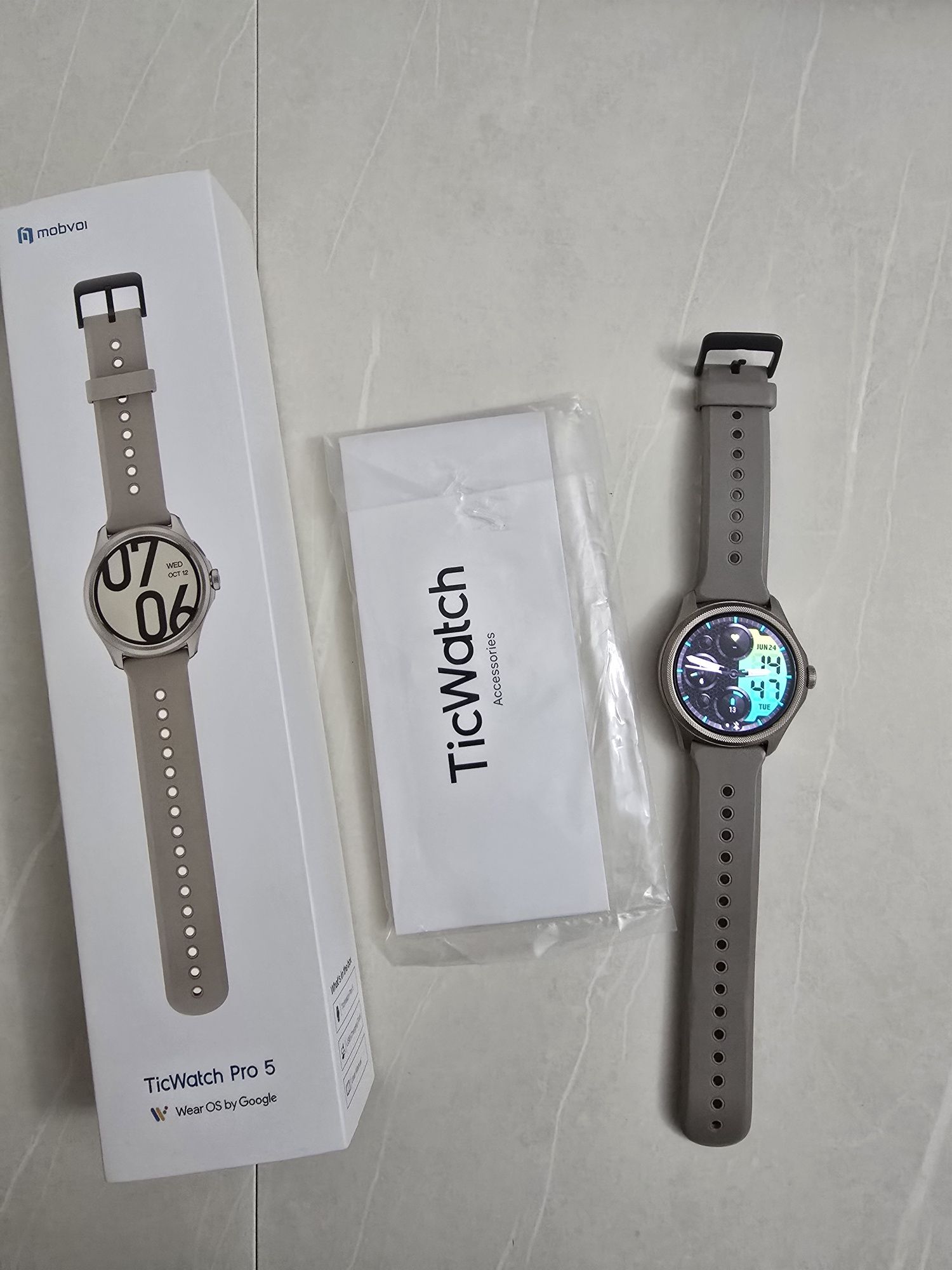Продам смарт-часы TicWatch 5 Pro, Алматы