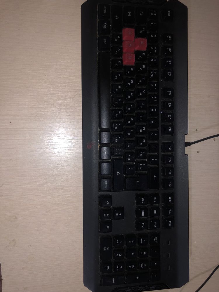 Продам клавиатуру