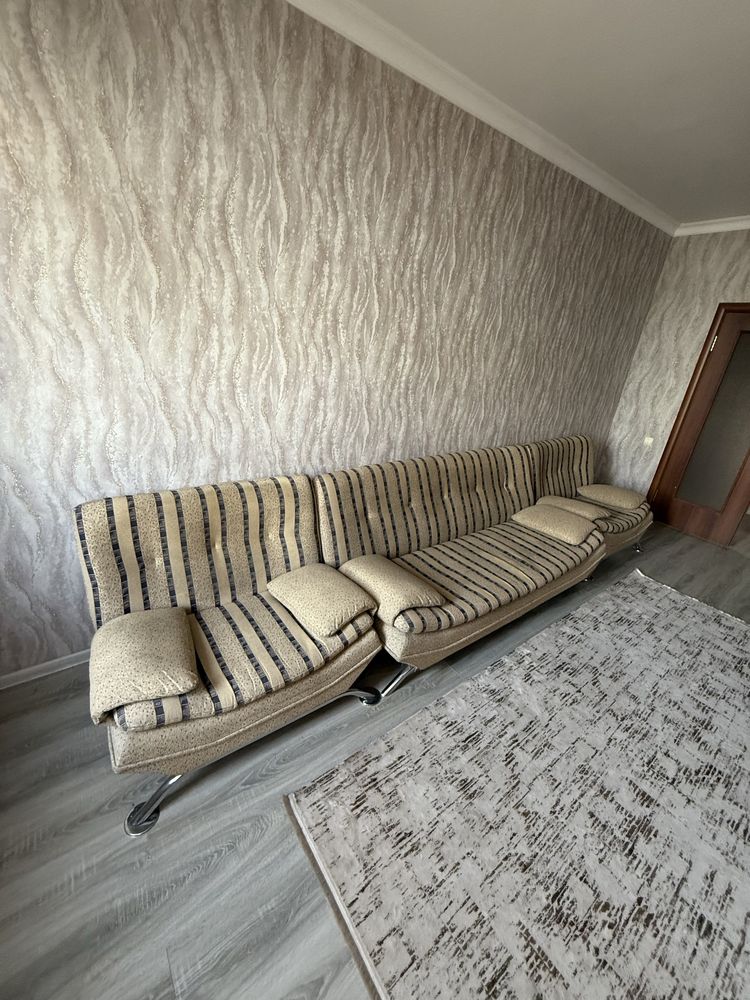 Диван и кресла продам в комплекте