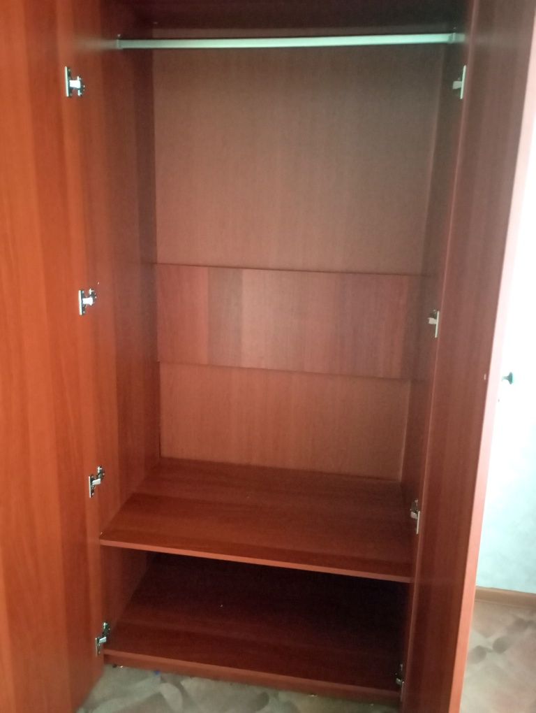 Шкаф плательный 3 дверный