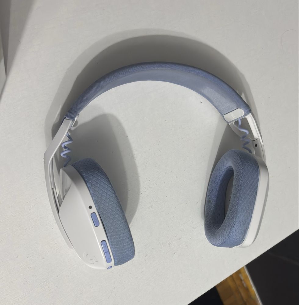 продам наушники logitech g435