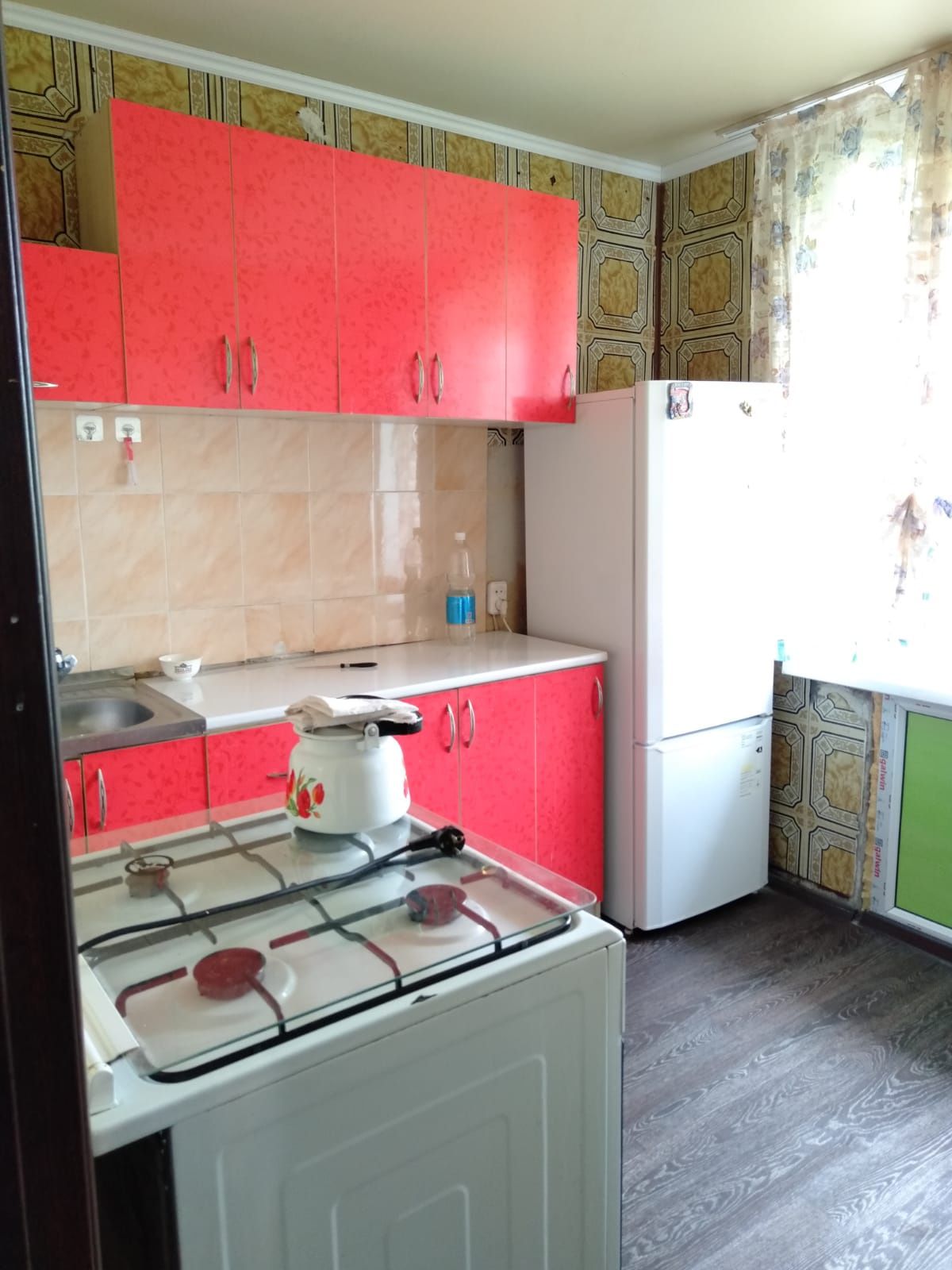Продам двухкомнатную квартиру по Б. Независимости 15.
