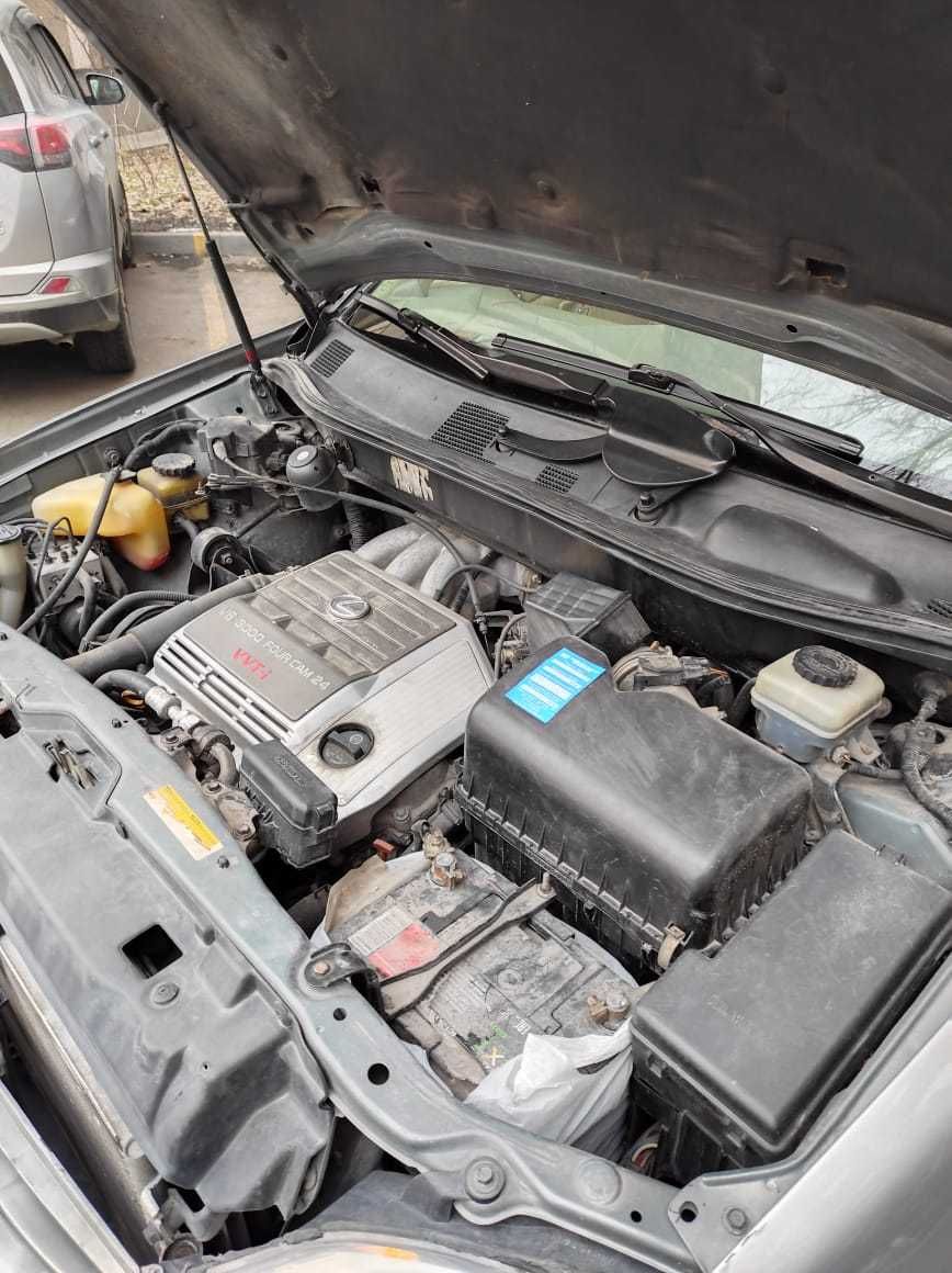 автомобиль Лексус RX300