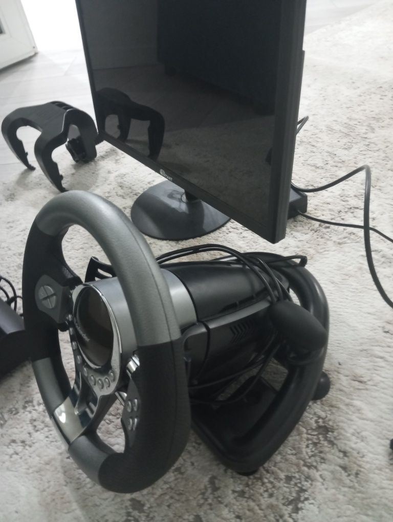 Игровой руль новый