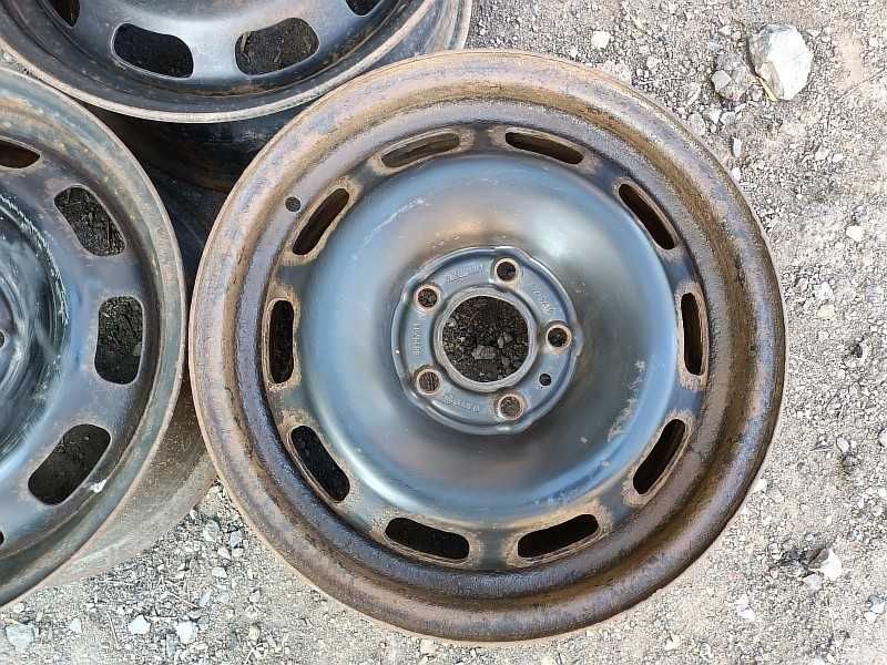 Продам оригинальные металлические диски на автомашину Volvo 850