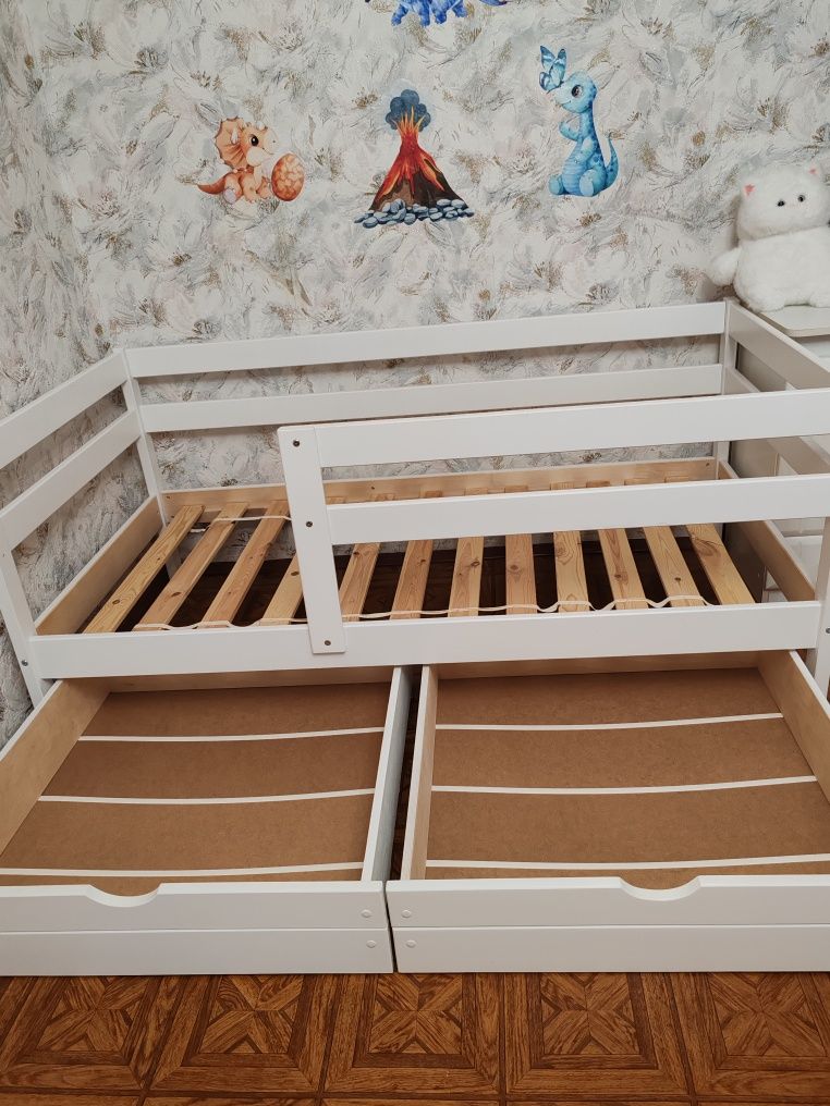 Продам детскую кровать 160*80