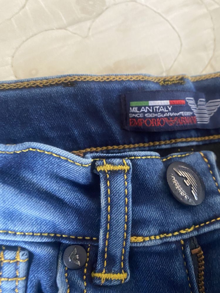 Продам джинсы утепленные детские