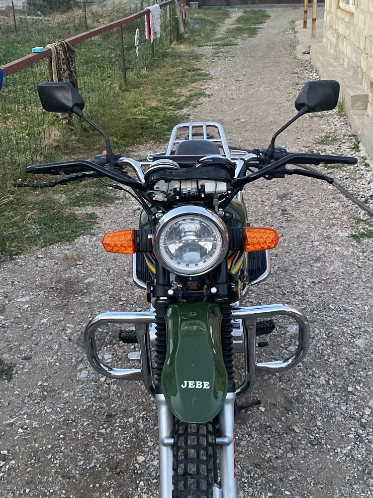 Продам мотоцикл  200 кубов