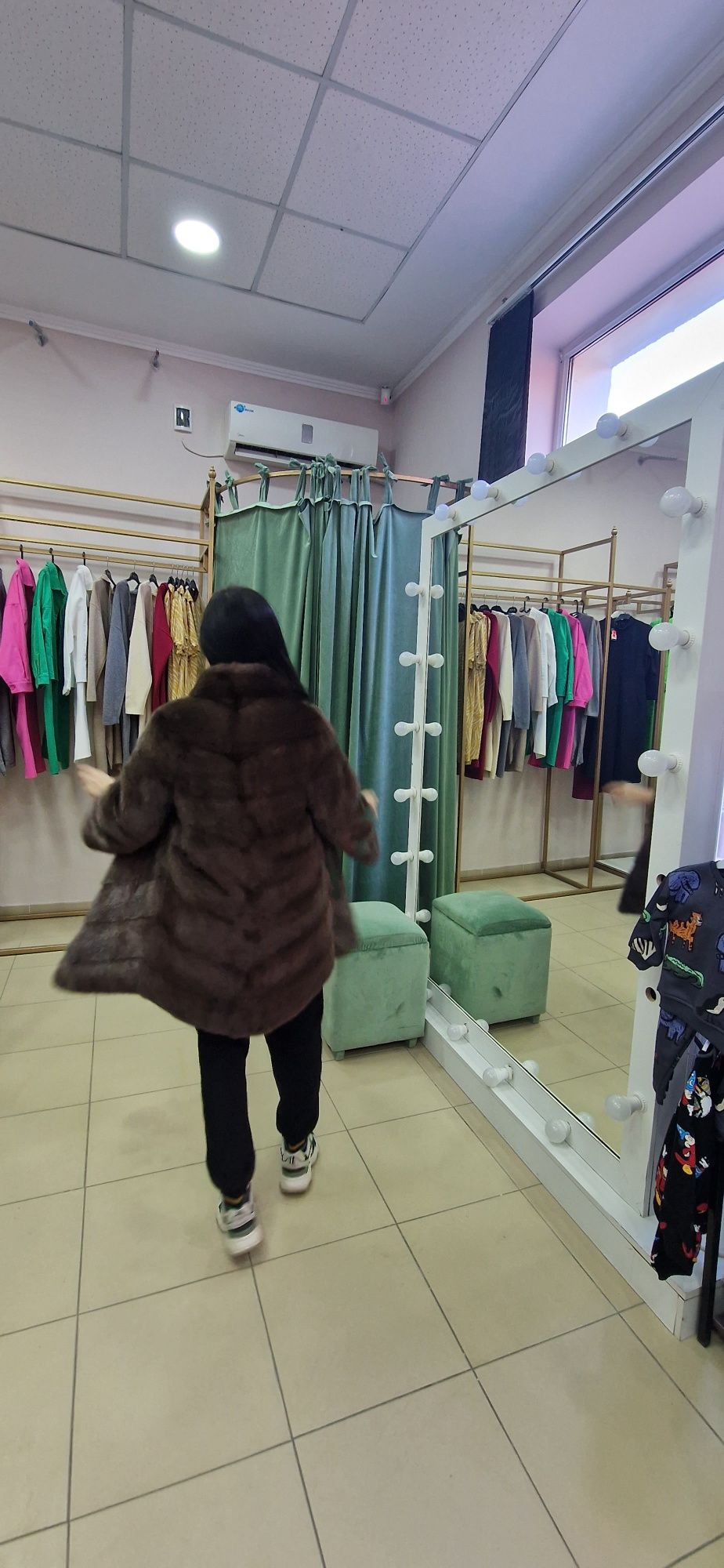 Шуба женская, цвет мокко