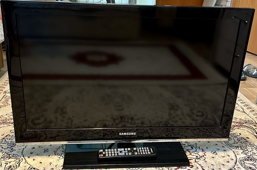 Теледидар Samsung LE32C450E1W