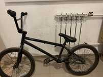 Продаю bmx Haro хорошее состояние ( долго стоит без дела)