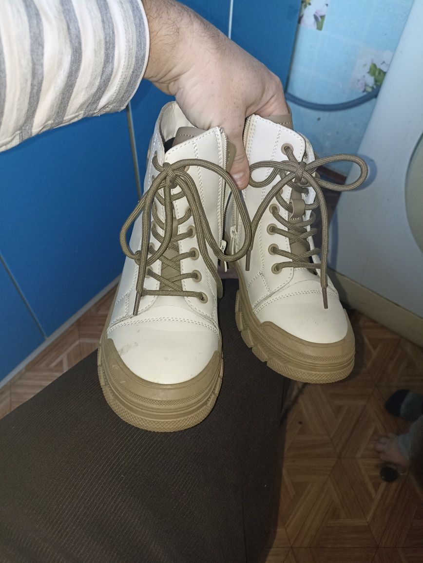 Продам обувь весна
