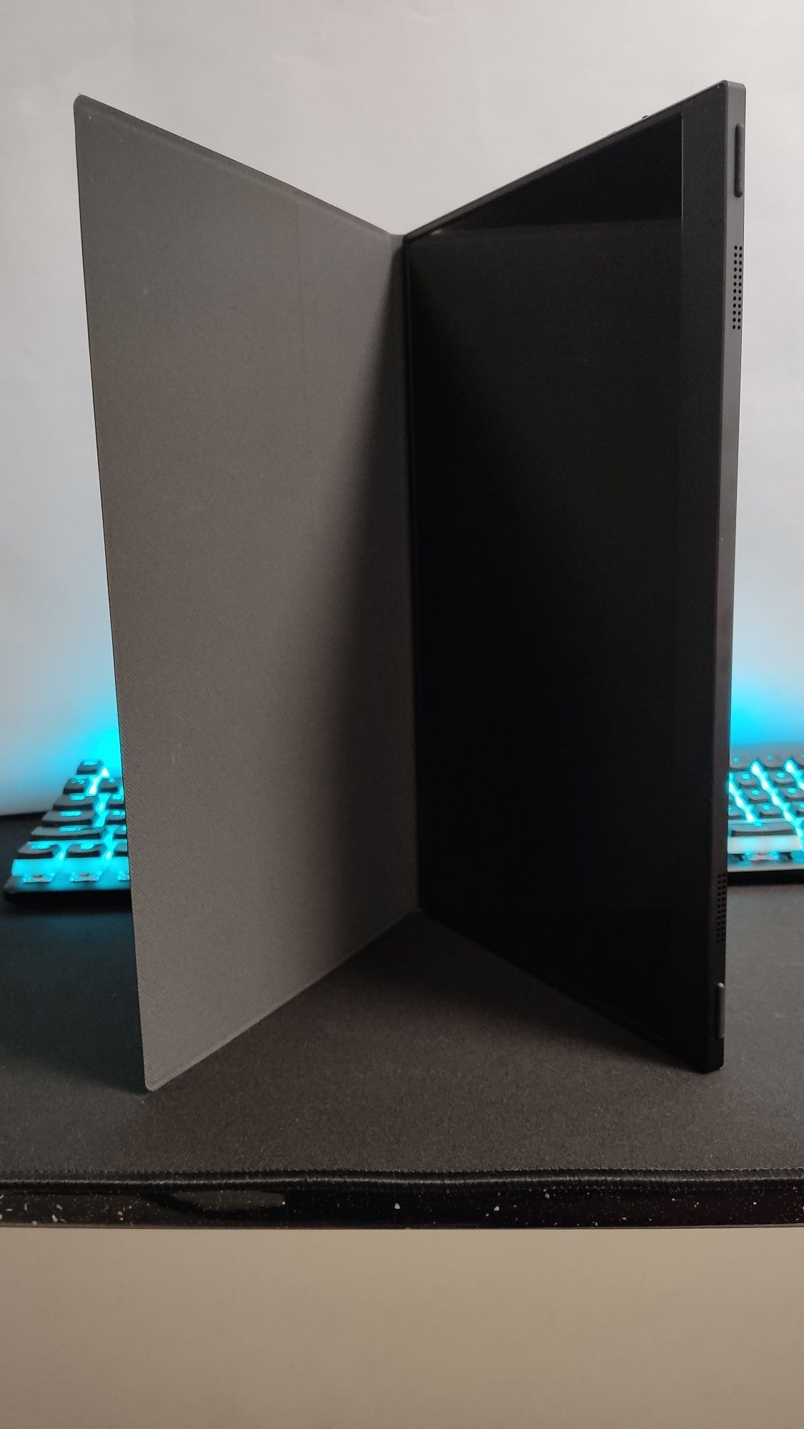 Продам портативный OLED монитор 13.3 дюймов full hd 1920×1080