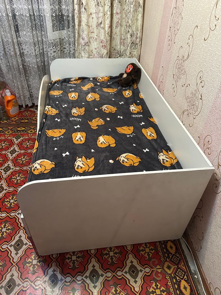 Продам кровать для девочки