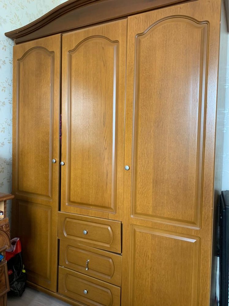Продам б/у шкаф