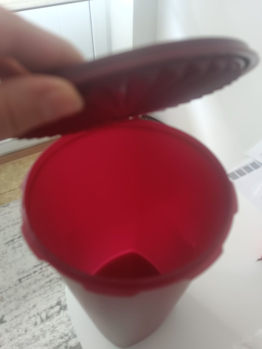 Посуда Tupperware.