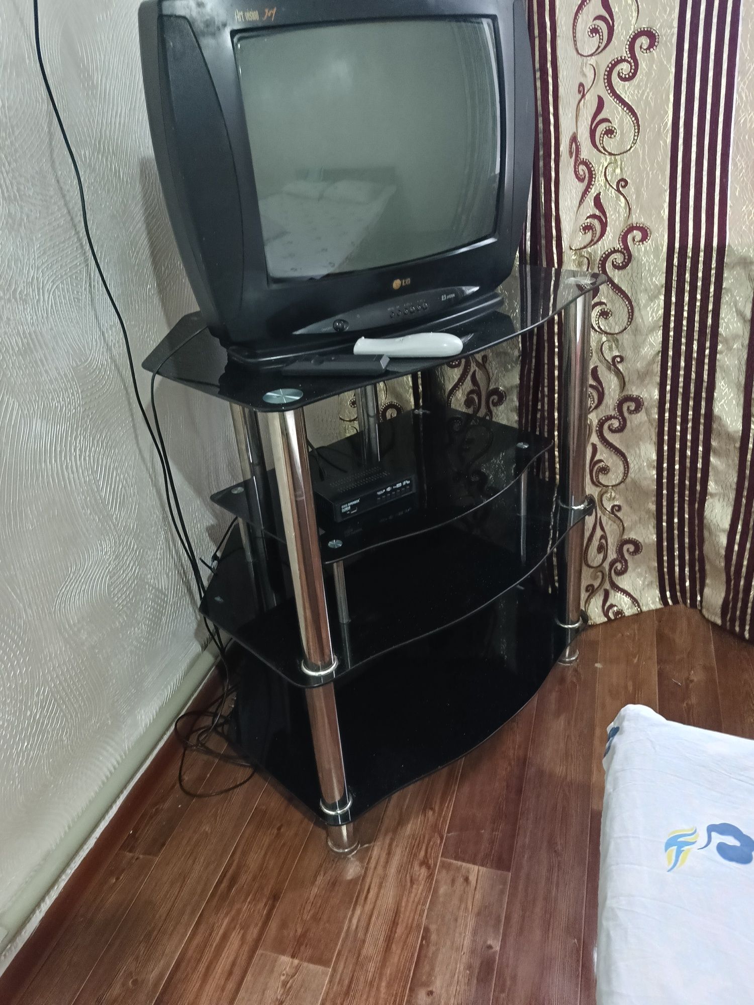 Подставка под телевизор