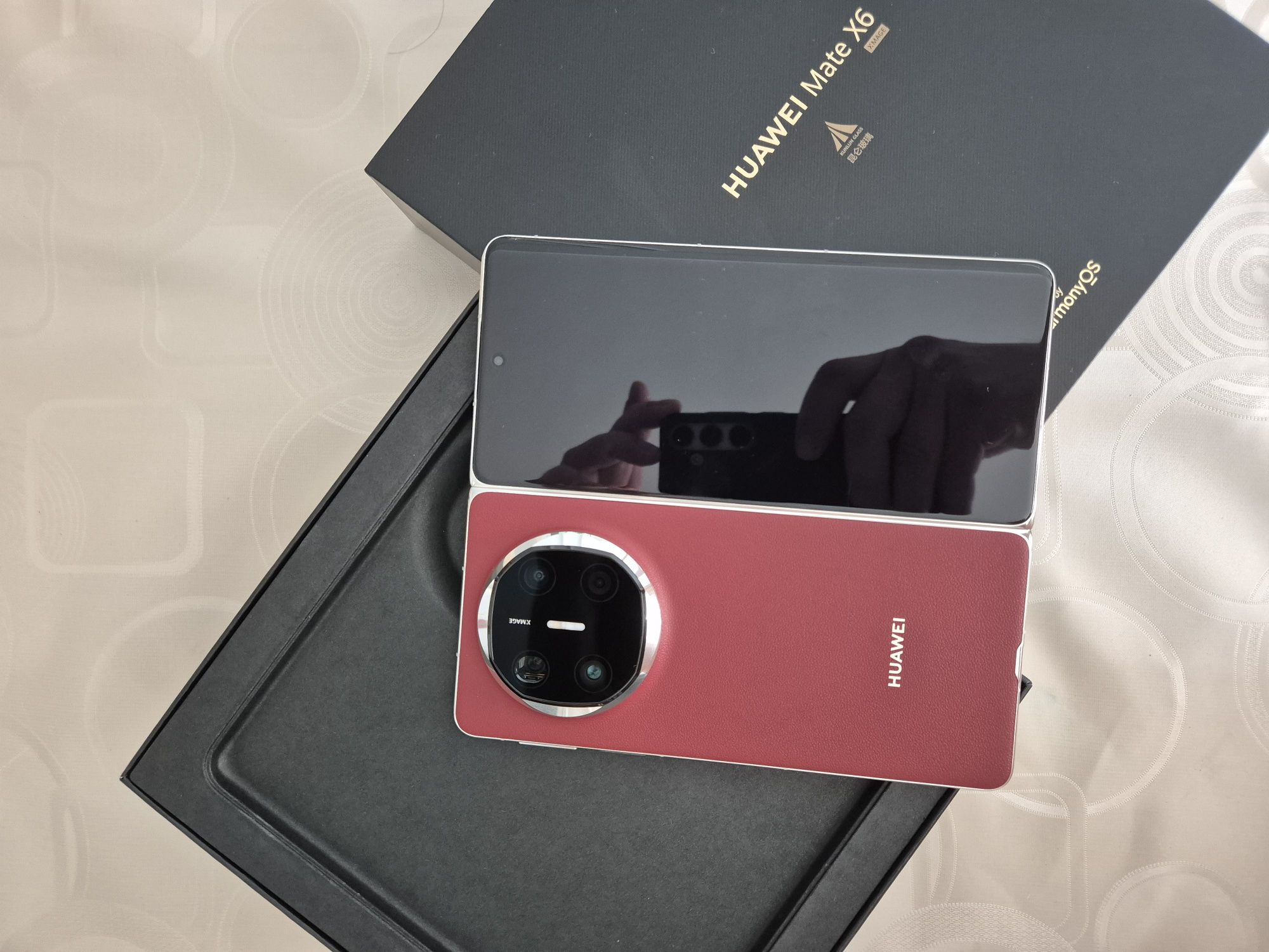 Huawei Mate X6, раскладушкв