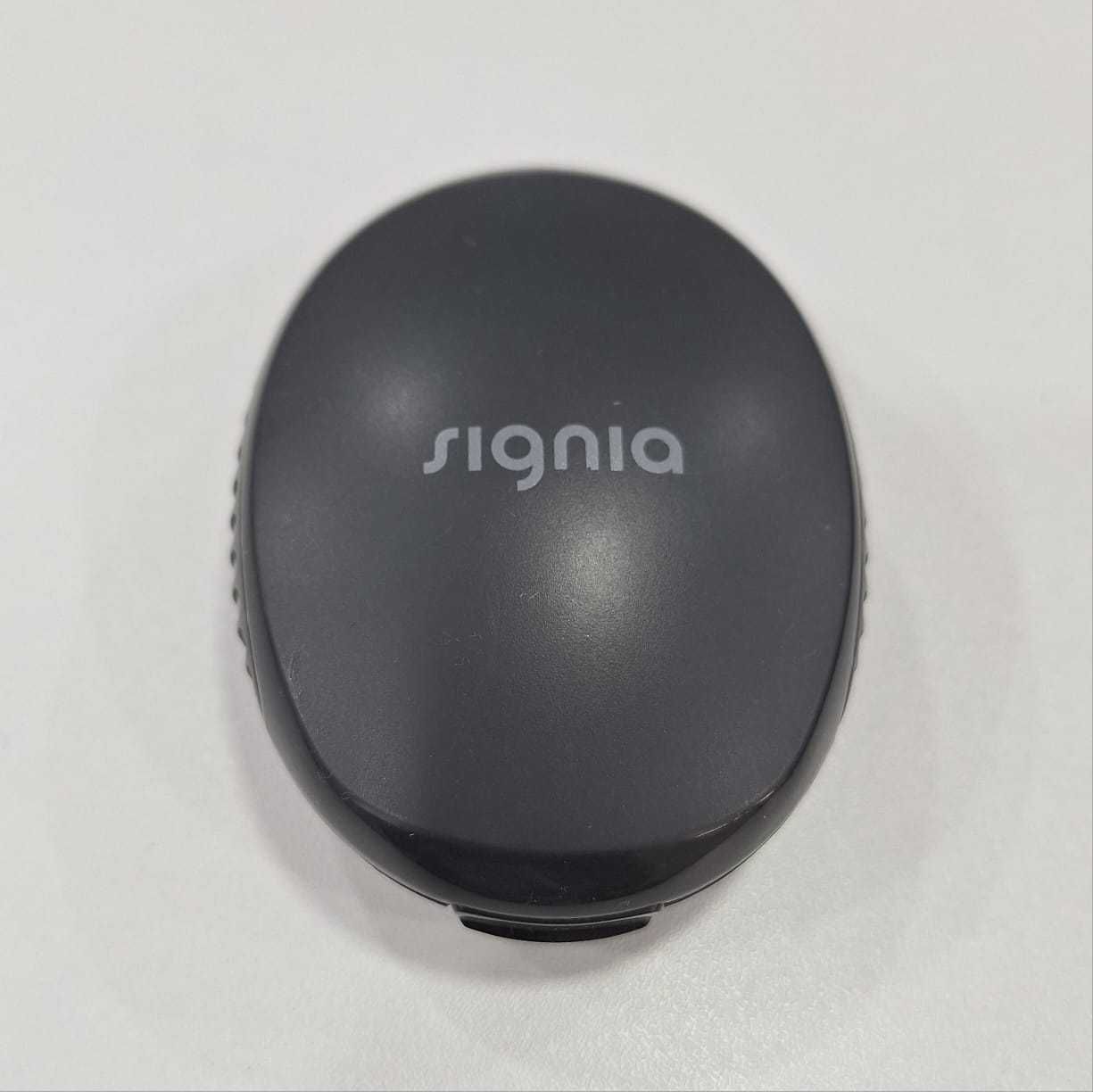Слуховой аппарат "Signia" немецкой компании "SIEMENS" AG